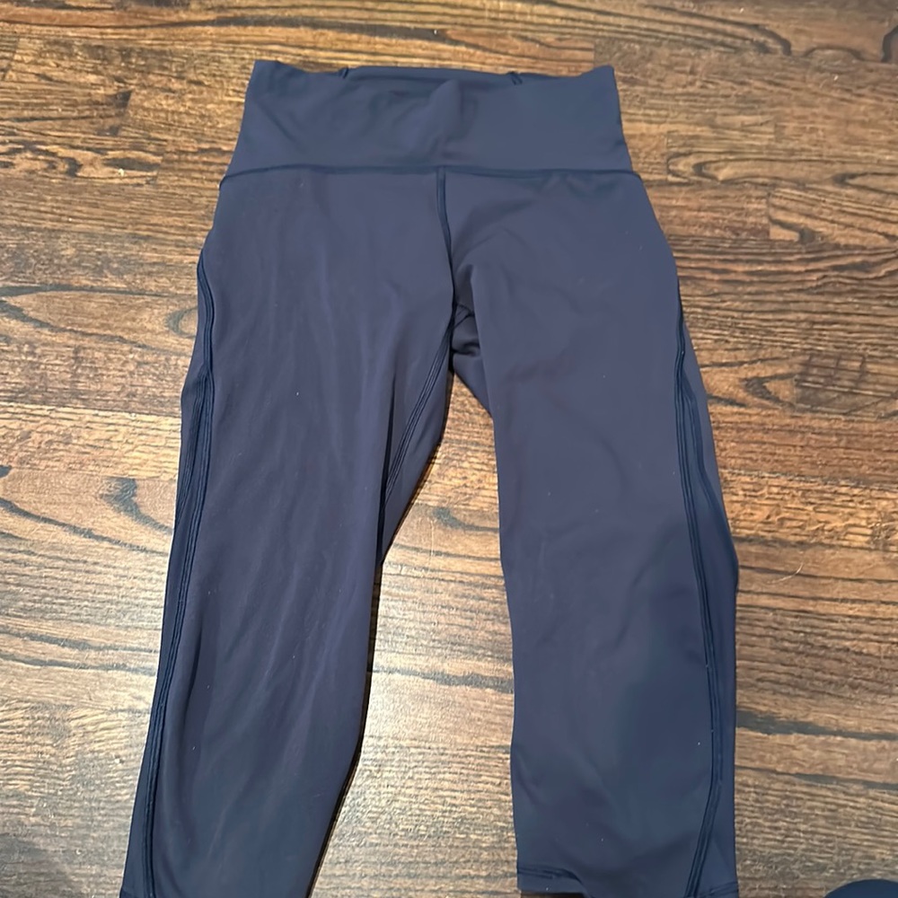 Navy cropped leggings with mesh detail Abel on the leg